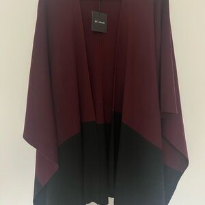 St. John Women's Burgundy and Black Wrap up